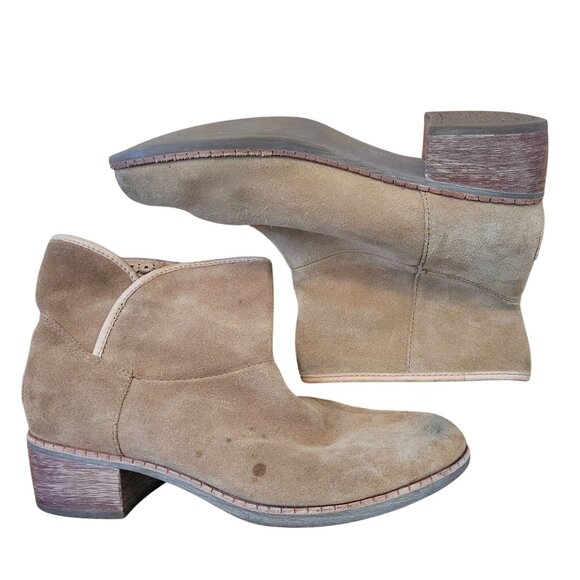 UGG Suede Leather Ankle Boots 7 Sheepskin Insole 1004367 DARLING Chestnut - Picture 7 of 11